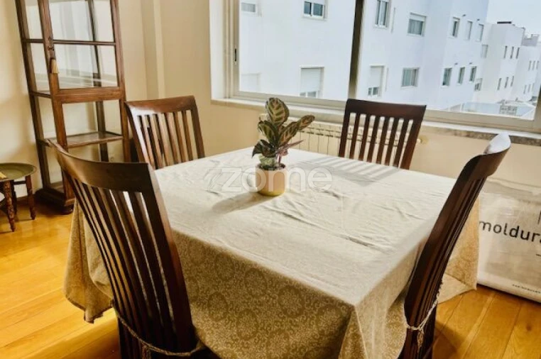 Apartamento T3 para Arrendamento em Carcavelos e Parede Foto 4