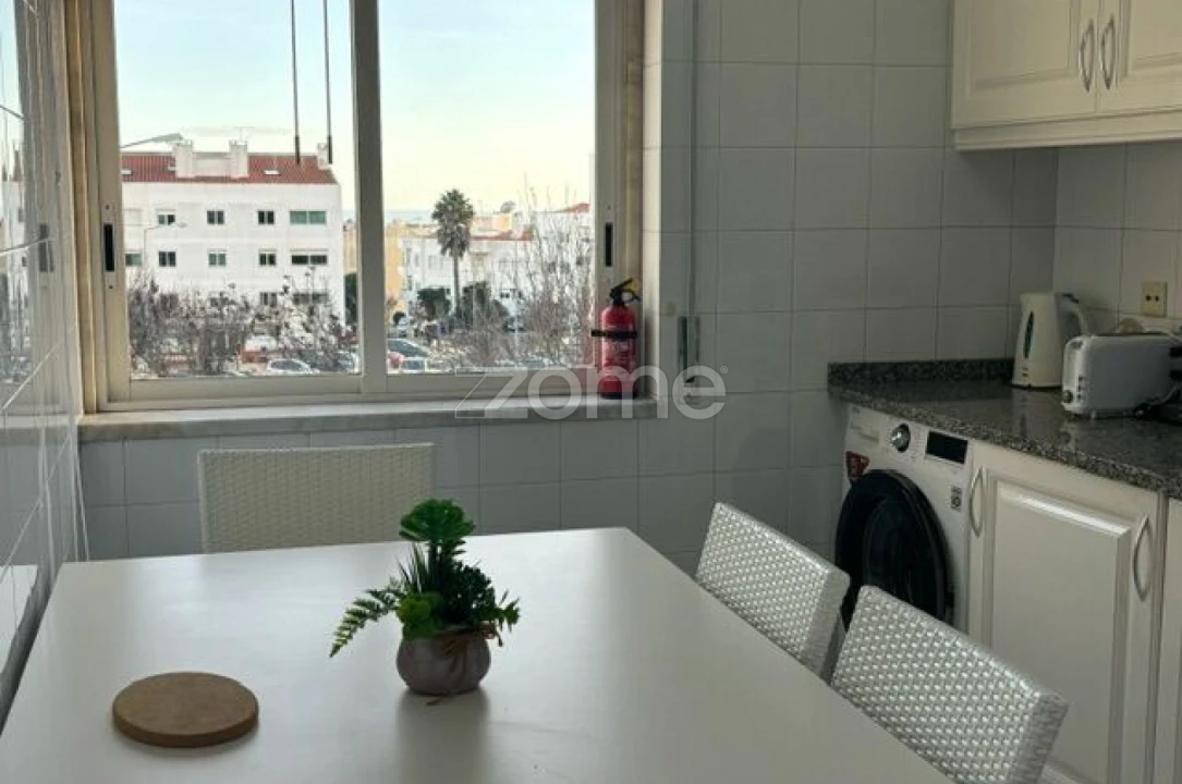 Apartamento T3 para Arrendamento em Carcavelos e Parede Foto 6