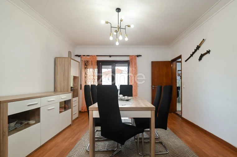 Moradia T3 para Venda em Porto Salvo Foto 5