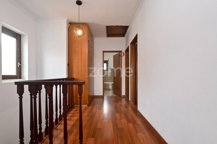 Moradia T3 para Venda em Porto Salvo Foto 17