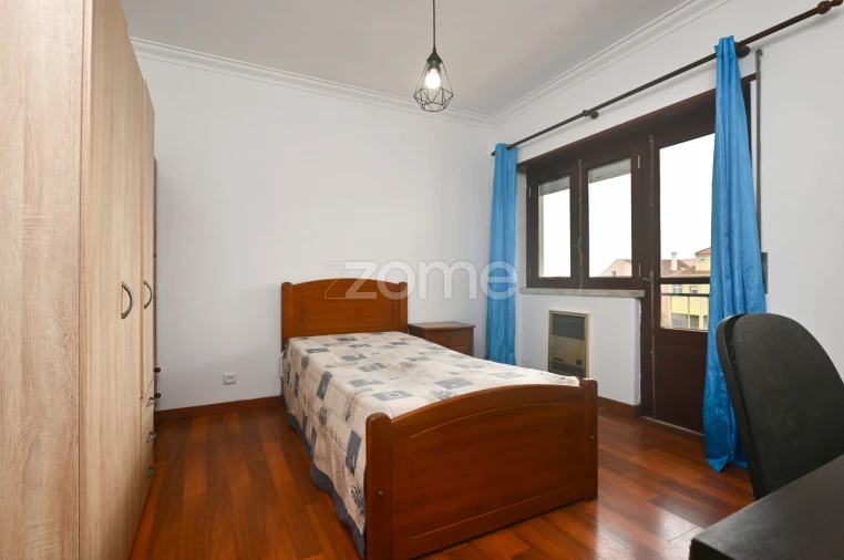 Moradia T3 para Venda em Porto Salvo Foto 22