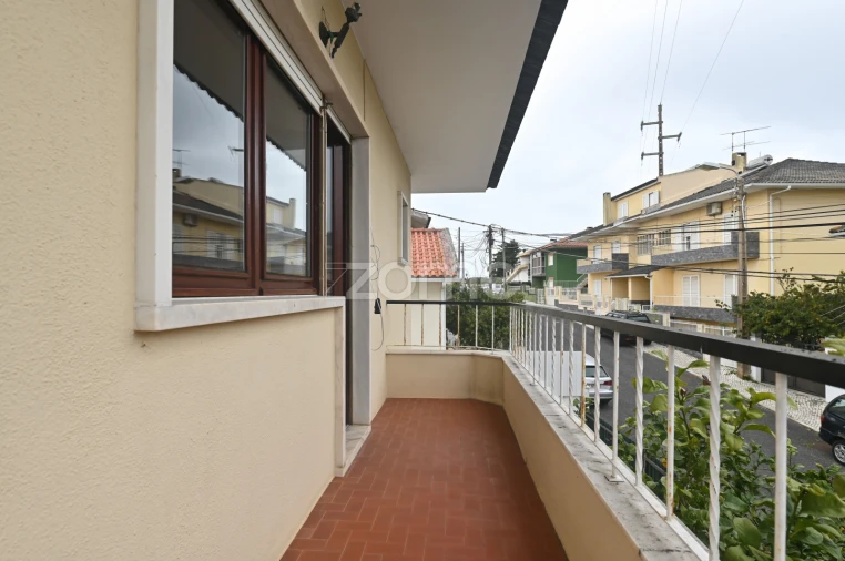 Moradia T3 para Venda em Porto Salvo Foto 27