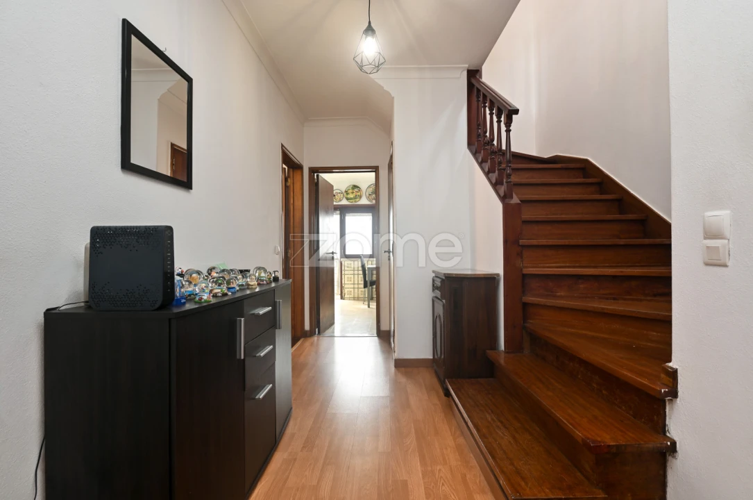 Moradia T3 para Venda em Porto Salvo Foto 3