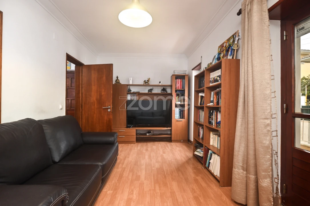 Moradia T3 para Venda em Porto Salvo Foto 8