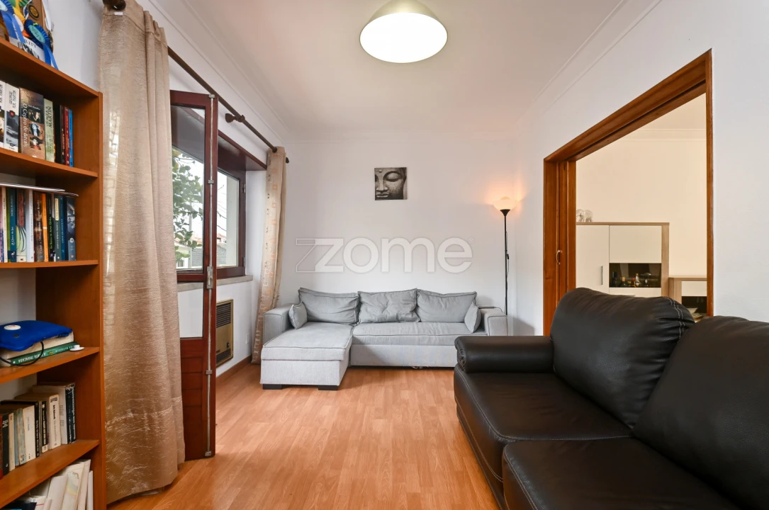 Moradia T3 para Venda em Porto Salvo Foto 9