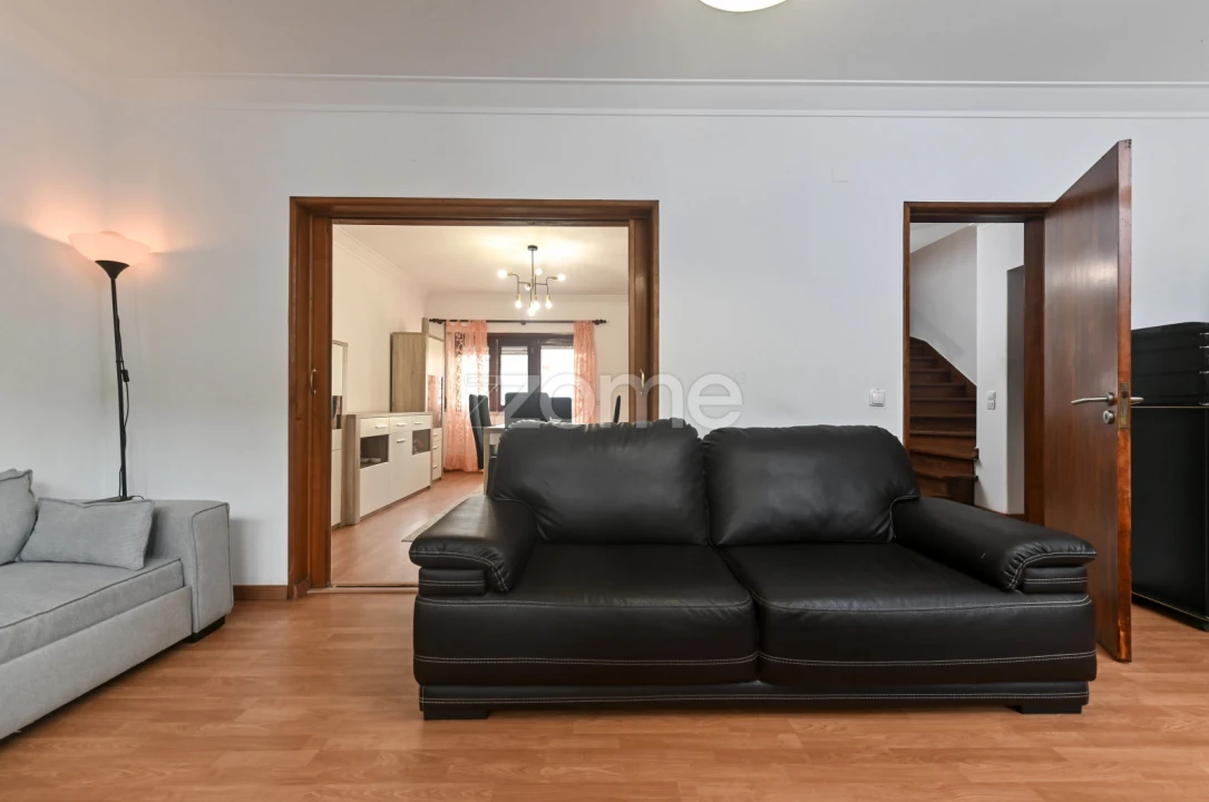 Moradia T3 para Venda em Porto Salvo Foto 7