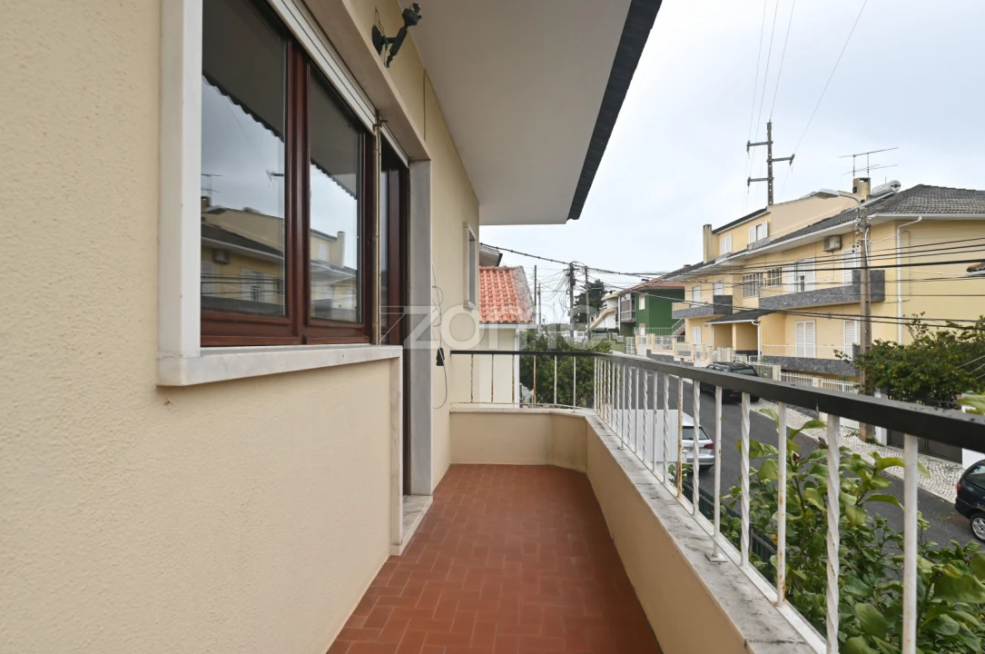 Moradia T3 para Venda em Porto Salvo Foto 27