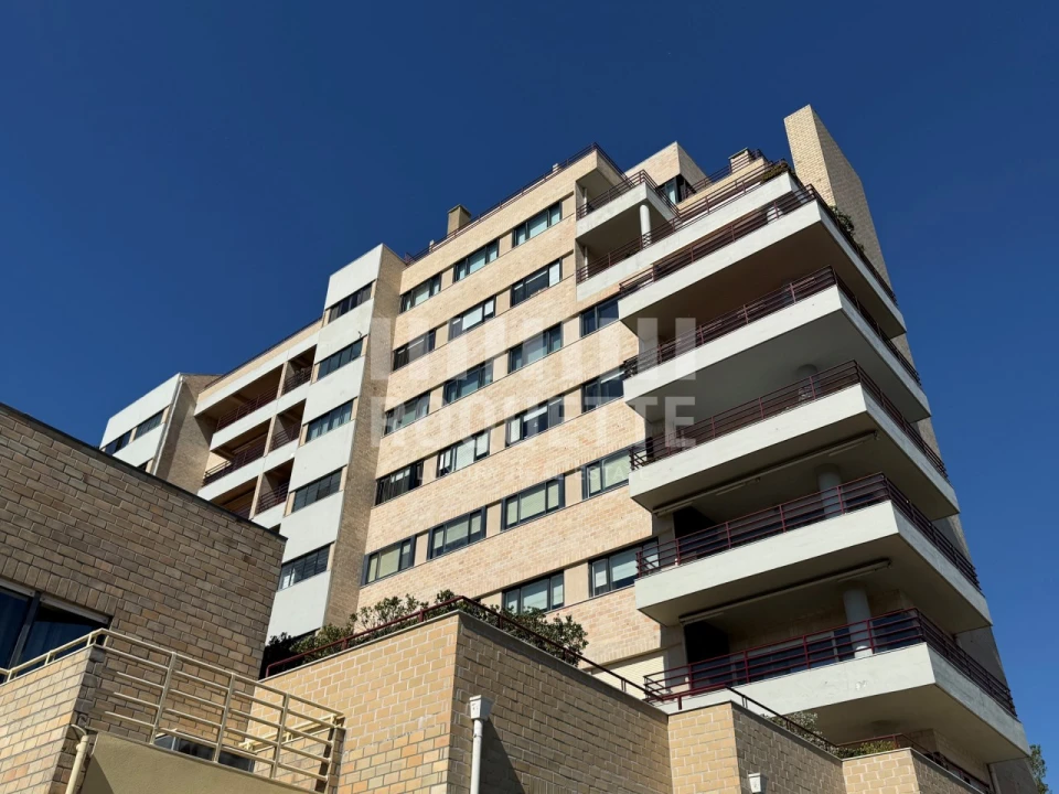 Apartamento T3 para Venda em Aldoar, Foz do Douro e Nevogilde Foto 1