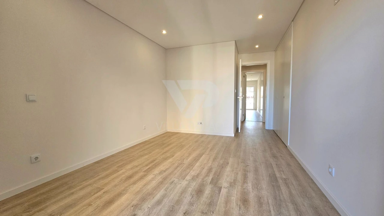Apartamento T2 para Arrendamento em Carcavelos e Parede Foto 6