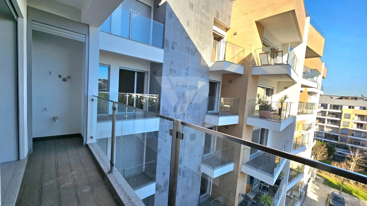 Apartamento T2 para Arrendamento em Carcavelos e Parede Foto 9