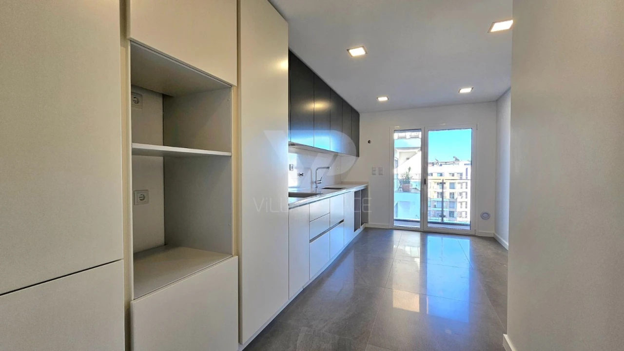 Apartamento T2 para Arrendamento em Carcavelos e Parede Foto 14