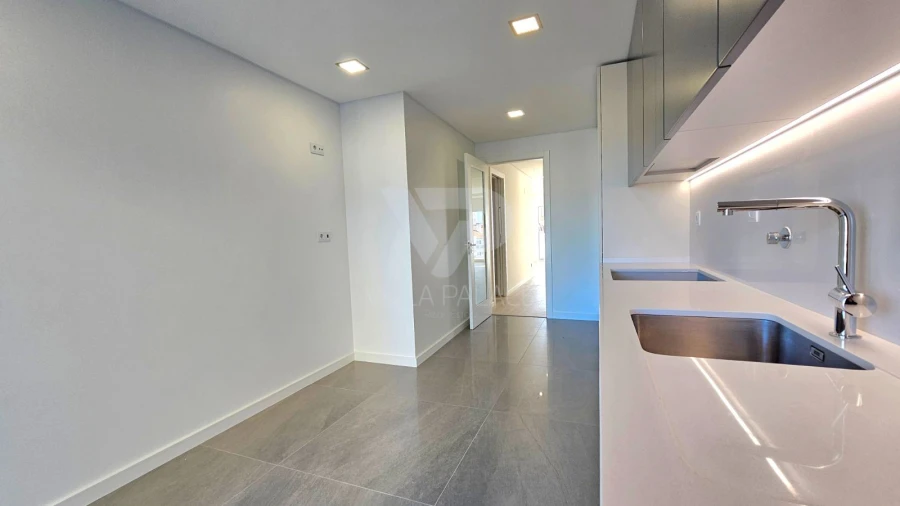 Apartamento T2 para Arrendamento em Carcavelos e Parede Foto 15