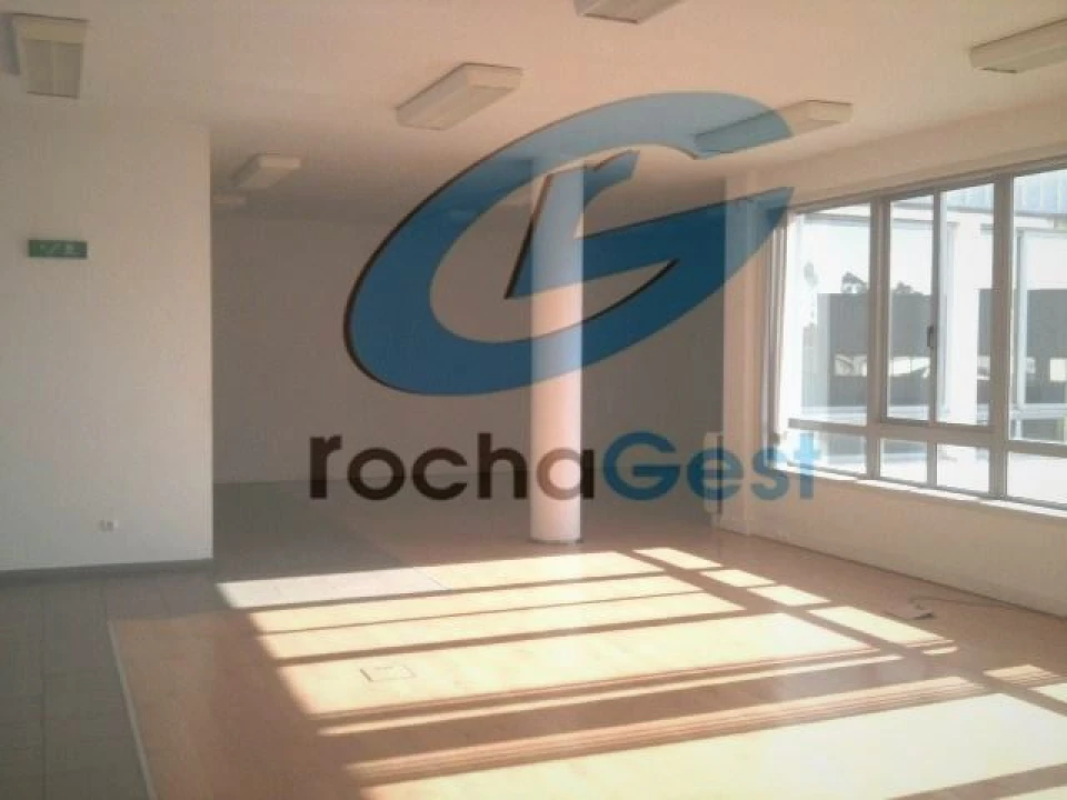 Armazém para Arrendamento em Canelas Foto 9