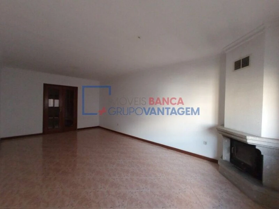 Apartamento T2 para Venda em Rio Tinto Foto 3