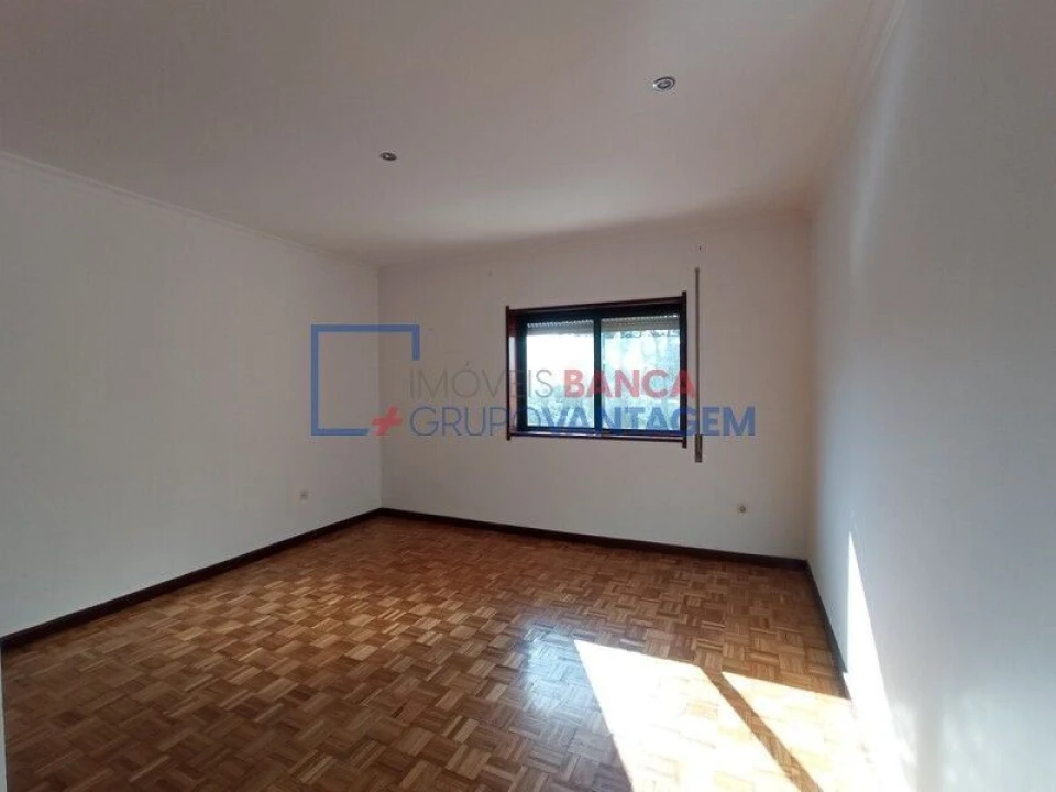 Apartamento T2 para Venda em Rio Tinto Foto 8