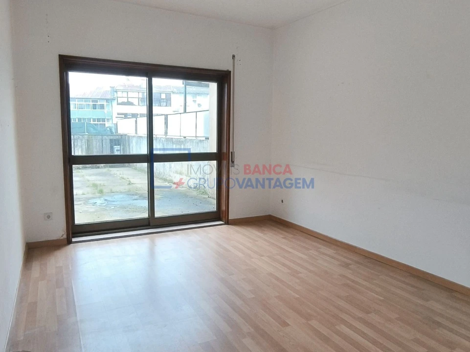 Apartamento T2 para Venda em Rio Tinto Foto 2