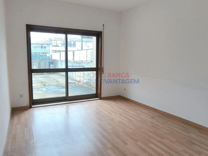 Apartamento T2 para Venda em Rio Tinto Foto 2