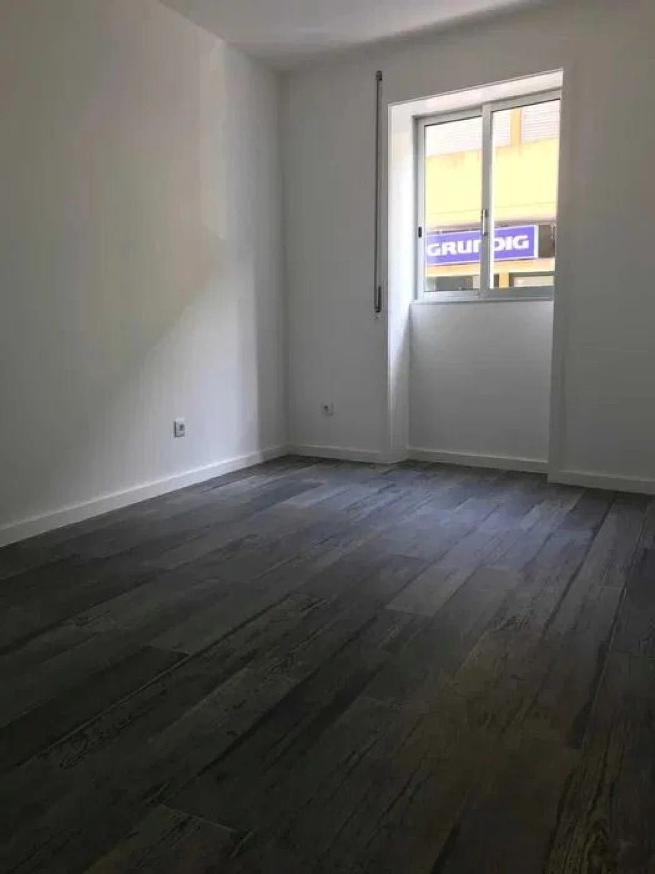 Apartamento T4 para Arrendamento em Ramalde Foto 7