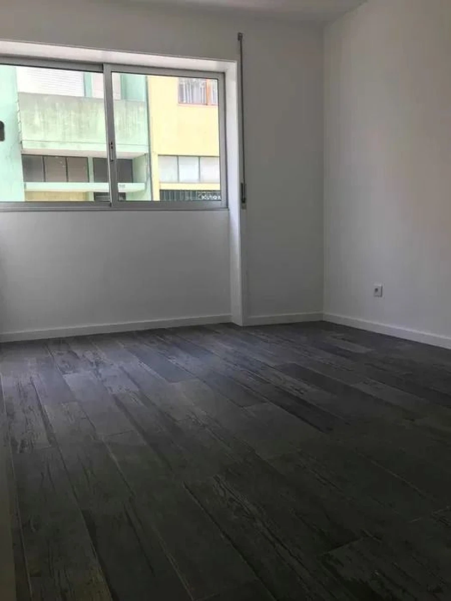 Apartamento T4 para Arrendamento em Ramalde Foto 8