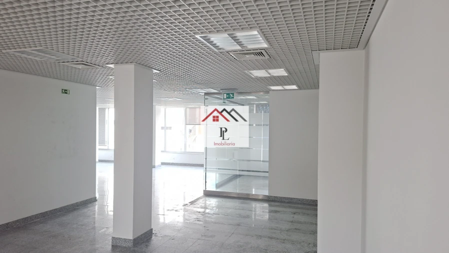 Loja para Venda em Miranda do Corvo Foto 20