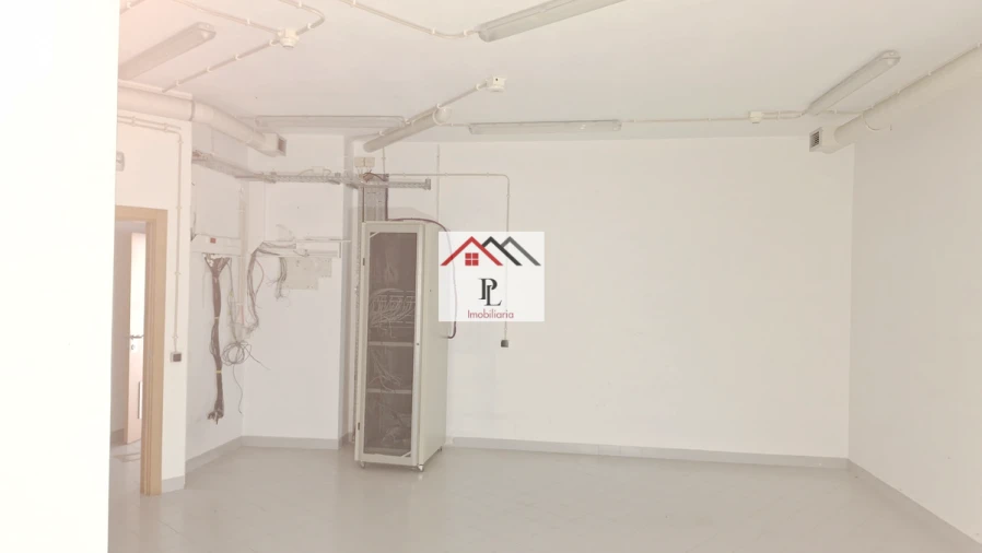 Loja para Venda em Miranda do Corvo Foto 13