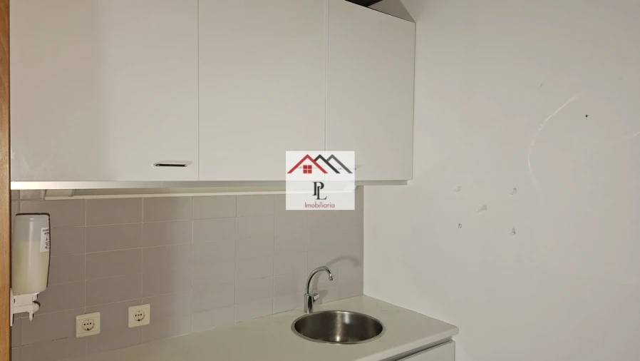 Loja para Venda em Miranda do Corvo Foto 10