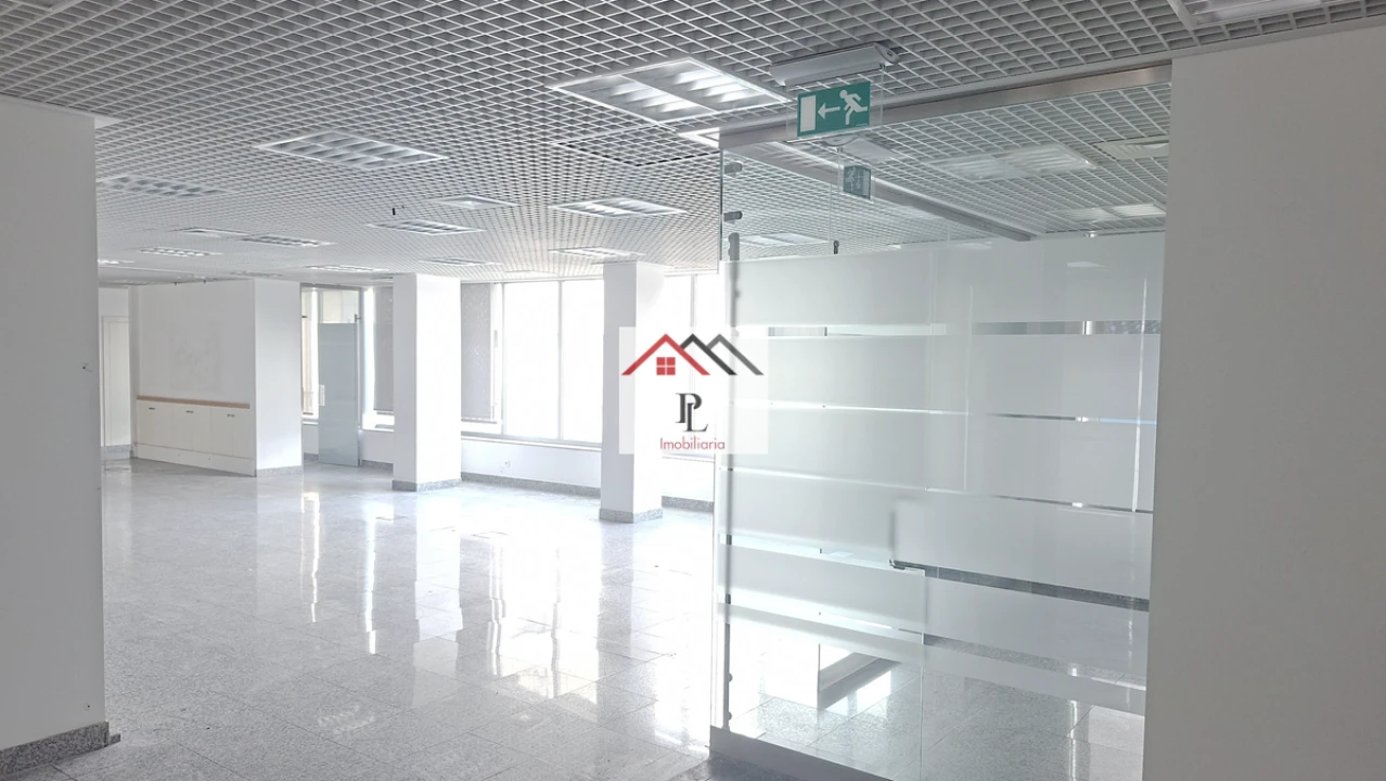 Loja para Venda em Miranda do Corvo Foto 19