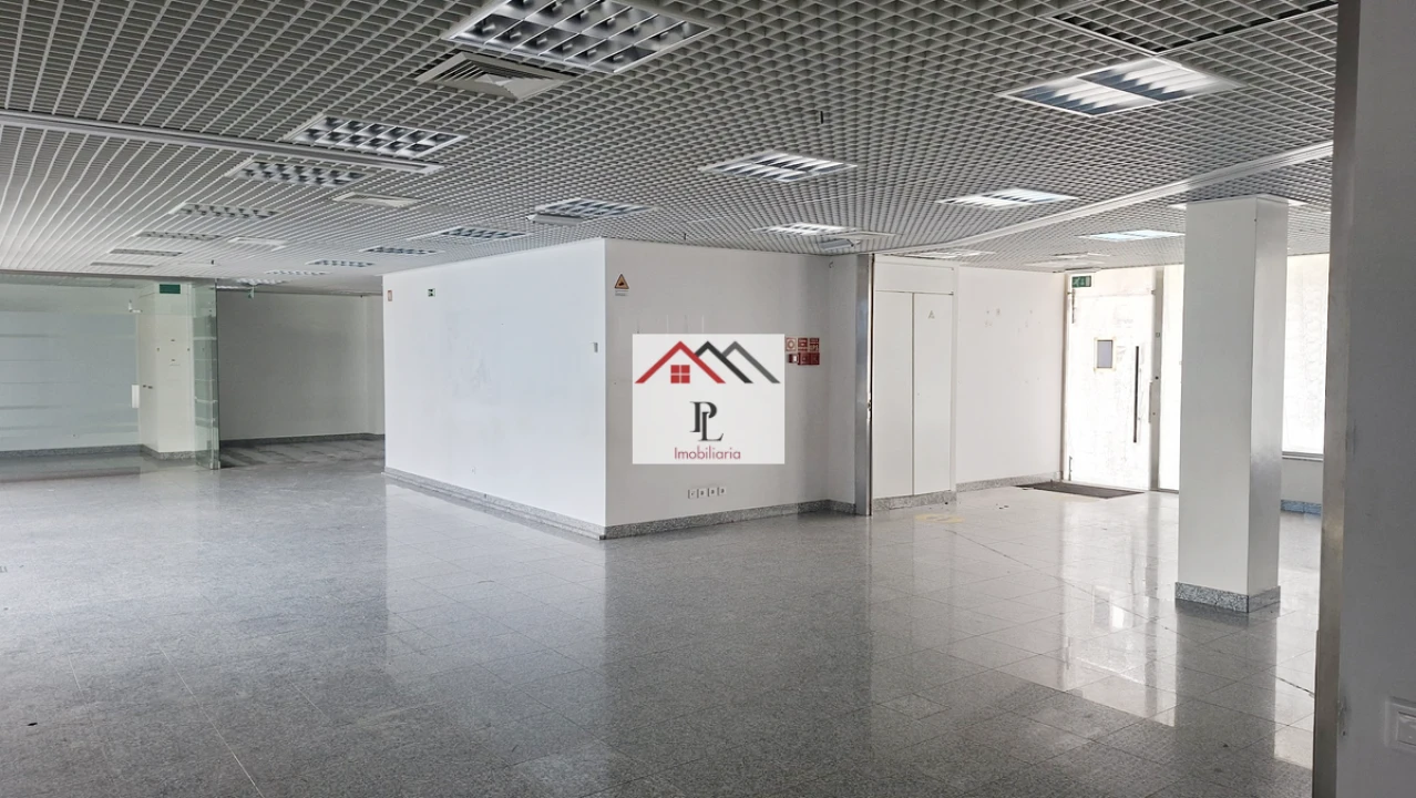 Loja para Venda em Miranda do Corvo Foto 8