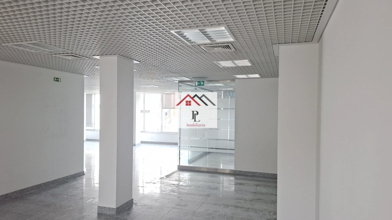 Loja para Venda em Miranda do Corvo Foto 20