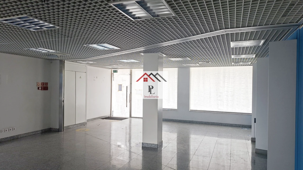 Loja para Venda em Miranda do Corvo Foto 7