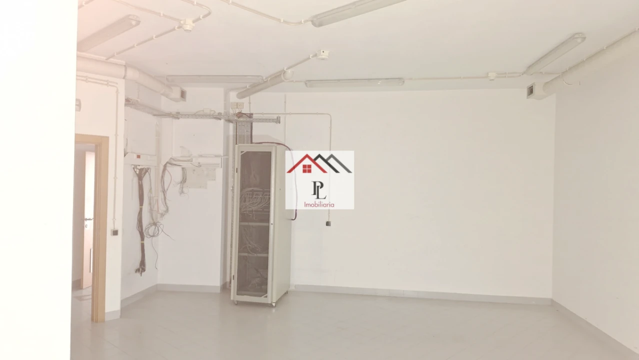 Loja para Venda em Miranda do Corvo Foto 13