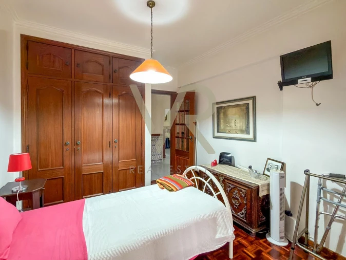 Apartamento T3 para Venda em Massamá e Monte Abraão Foto 14