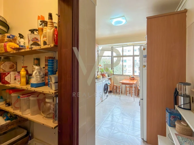 Apartamento T3 para Venda em Massamá e Monte Abraão Foto 12