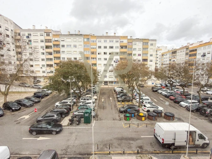 Apartamento T3 para Venda em Massamá e Monte Abraão Foto 26