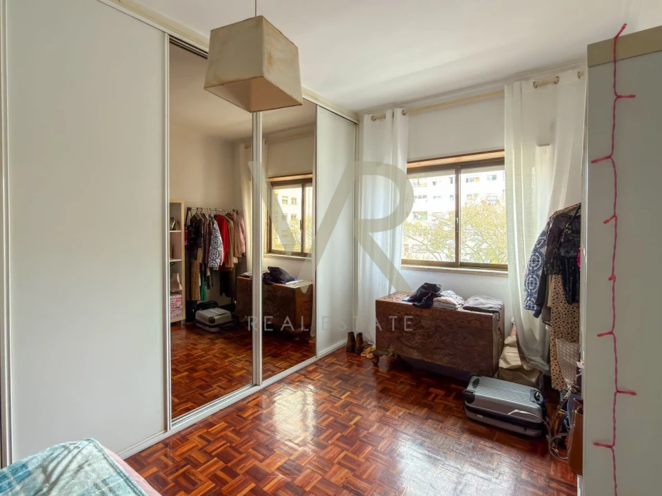 Apartamento T3 para Venda em Massamá e Monte Abraão Foto 9