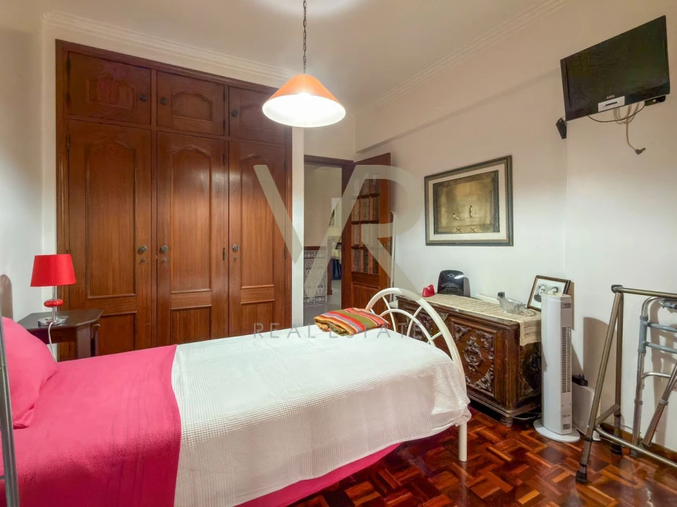 Apartamento T3 para Venda em Massamá e Monte Abraão Foto 16