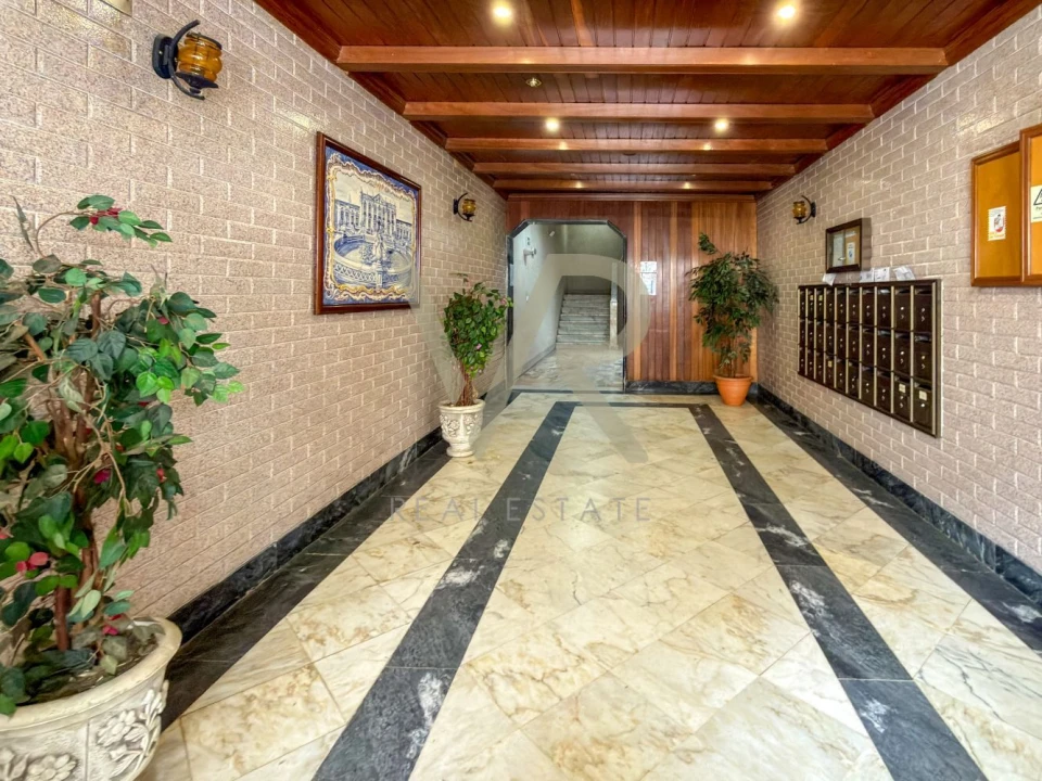 Apartamento T3 para Venda em Massamá e Monte Abraão Foto 29