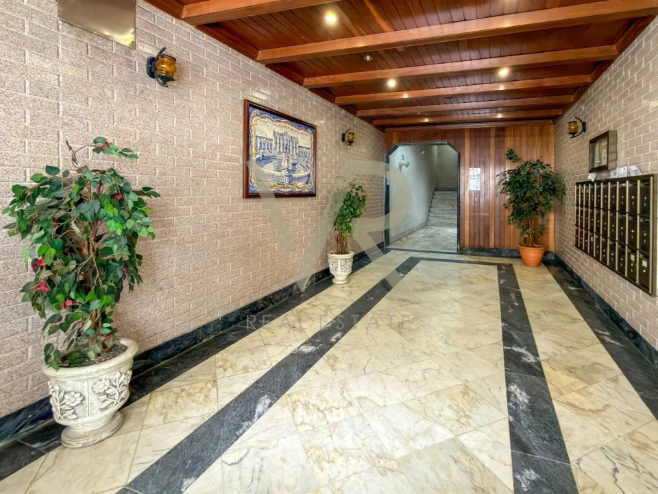 Apartamento T3 para Venda em Massamá e Monte Abraão Foto 28