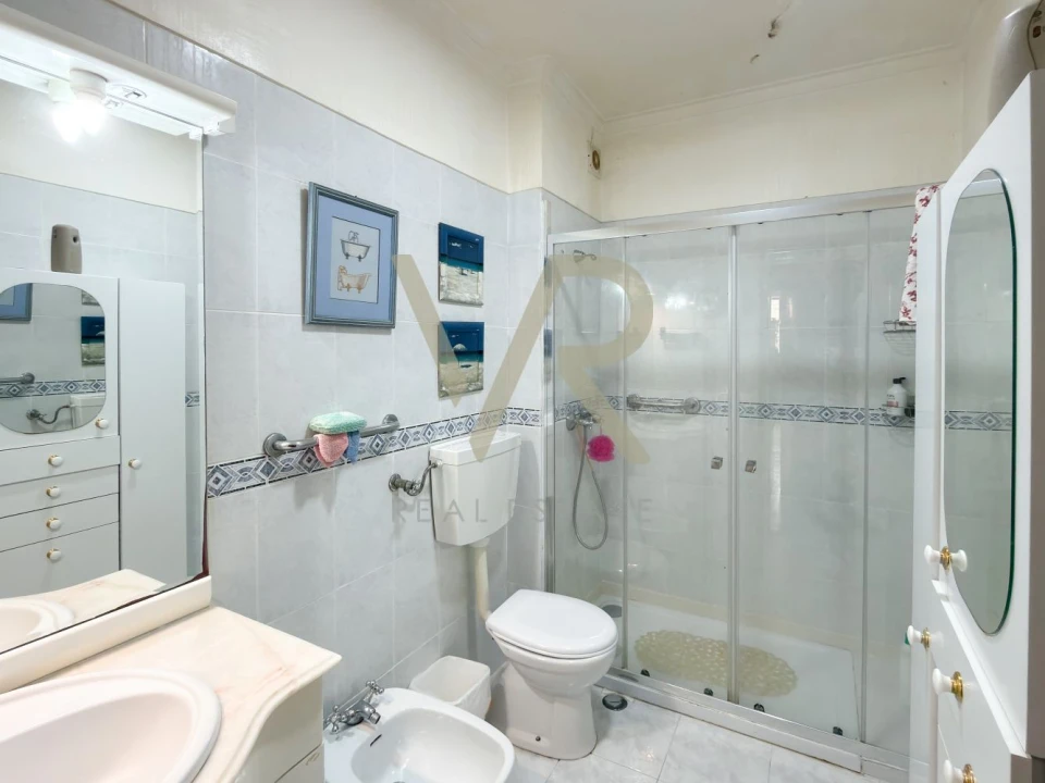 Apartamento T3 para Venda em Massamá e Monte Abraão Foto 25