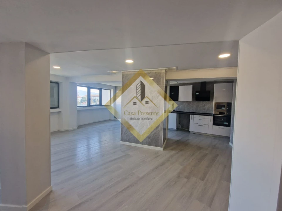 Apartamento T4 para Venda em São Vicente (Braga) Foto 1