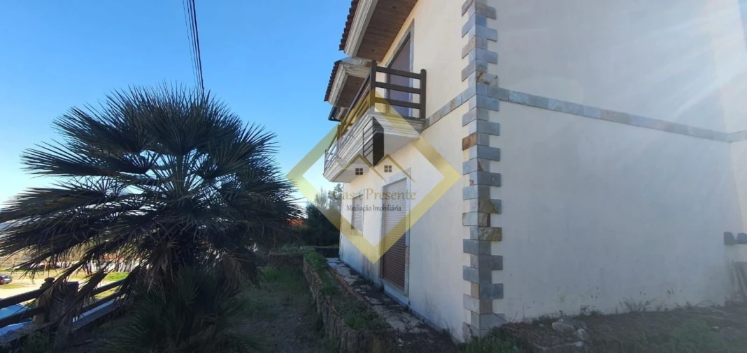 Moradia T3 para Venda em Alijo Foto 2