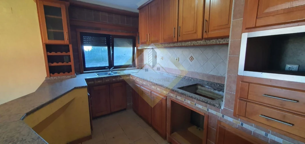 Moradia T3 para Venda em Alijo Foto 7