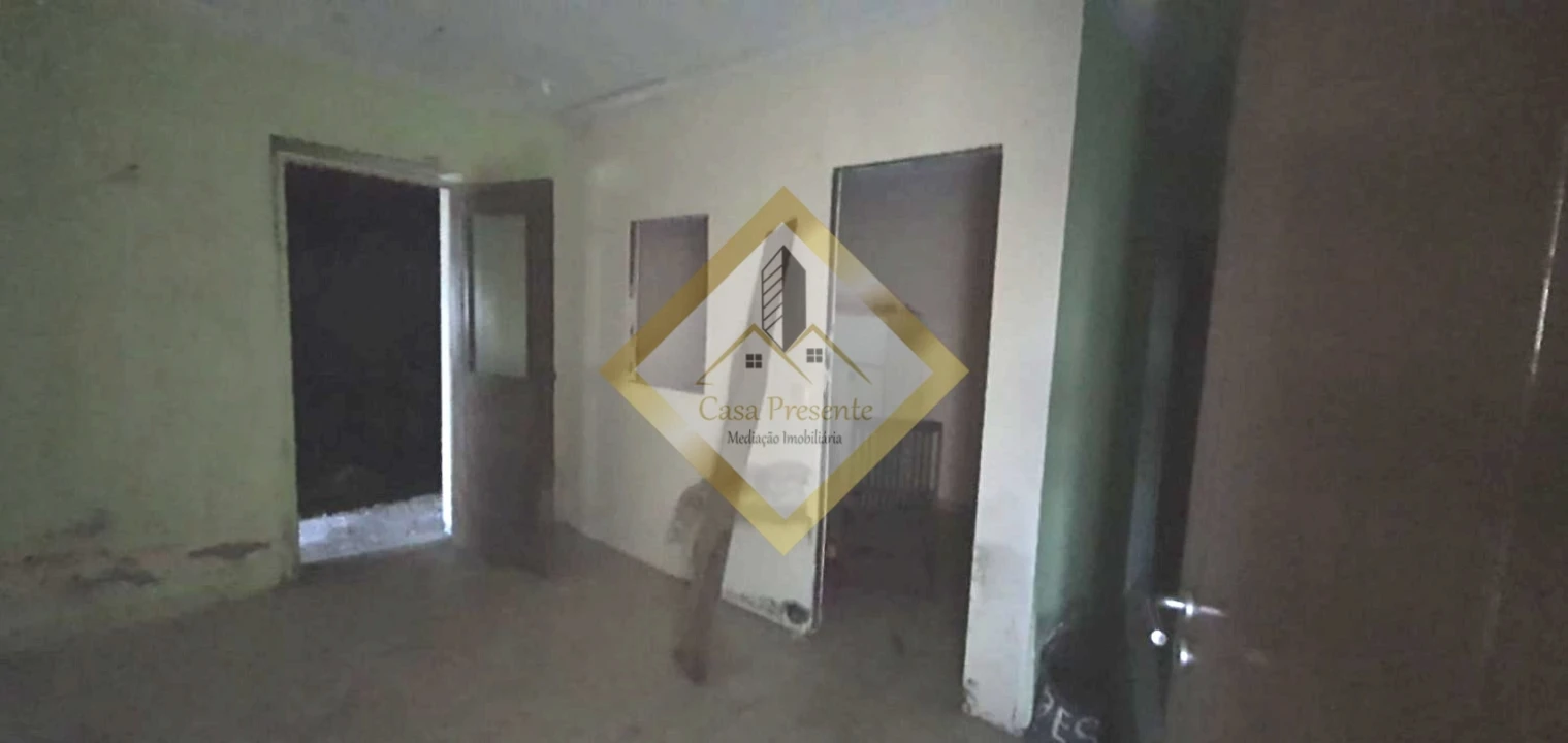 Moradia T3 para Venda em Alijo Foto 25