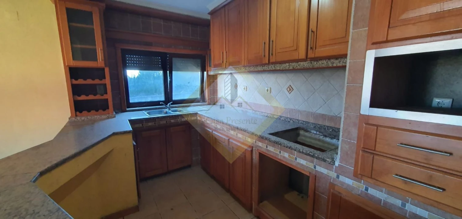 Moradia T3 para Venda em Alijo Foto 7