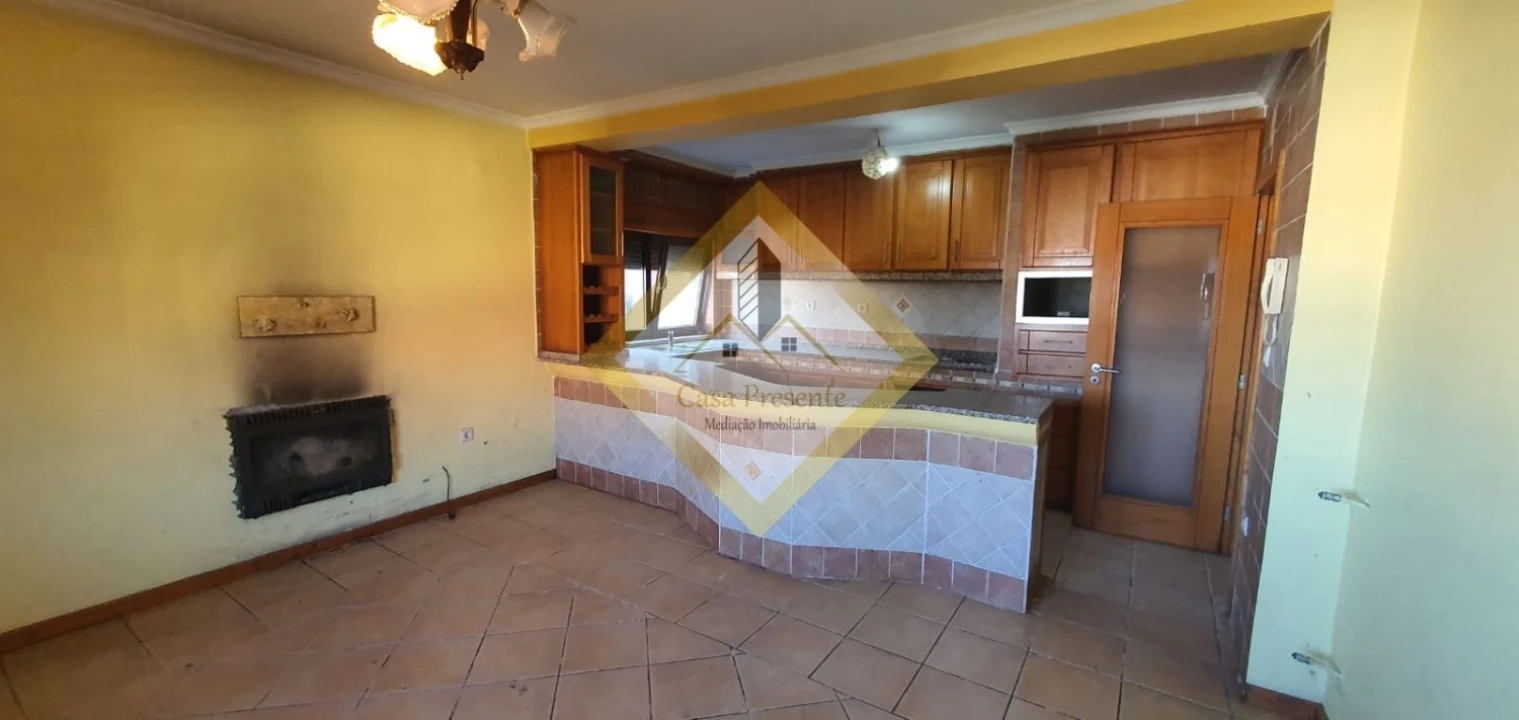 Moradia T3 para Venda em Alijo Foto 6