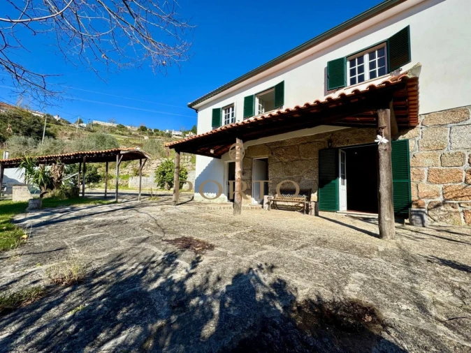 Moradia T3 para Venda em Santa Cruz do Douro e São Tomé de Covelas Foto 2