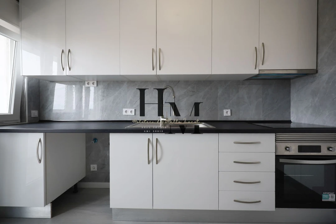 Apartamento T2 para Venda em Quarteira Foto 3