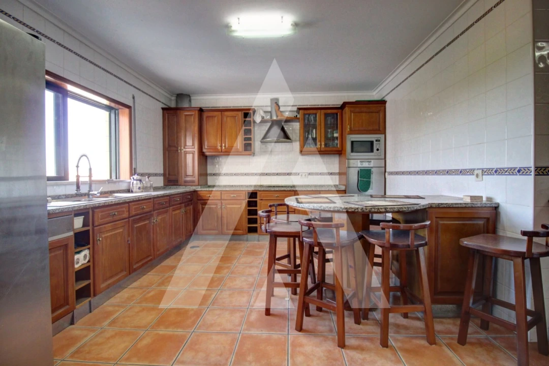 Apartamento T4 para Venda em Oiã Foto 3