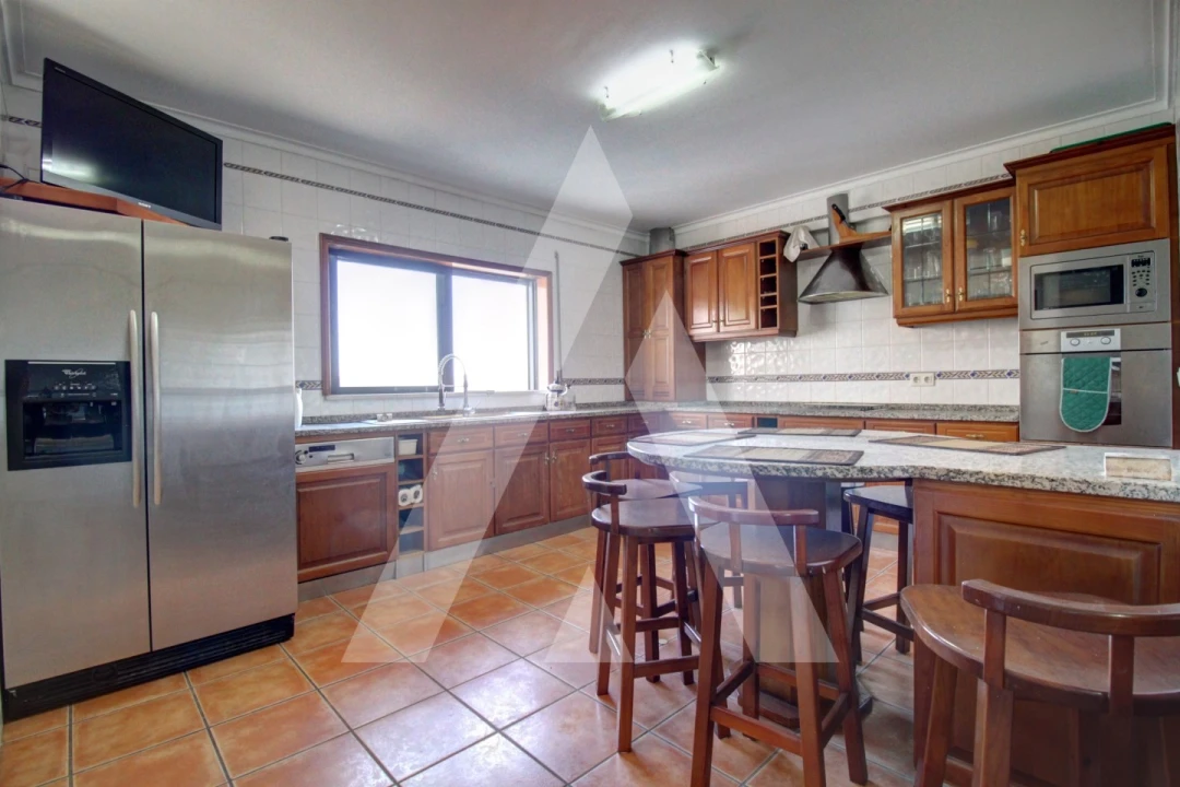 Apartamento T4 para Venda em Oiã Foto 1