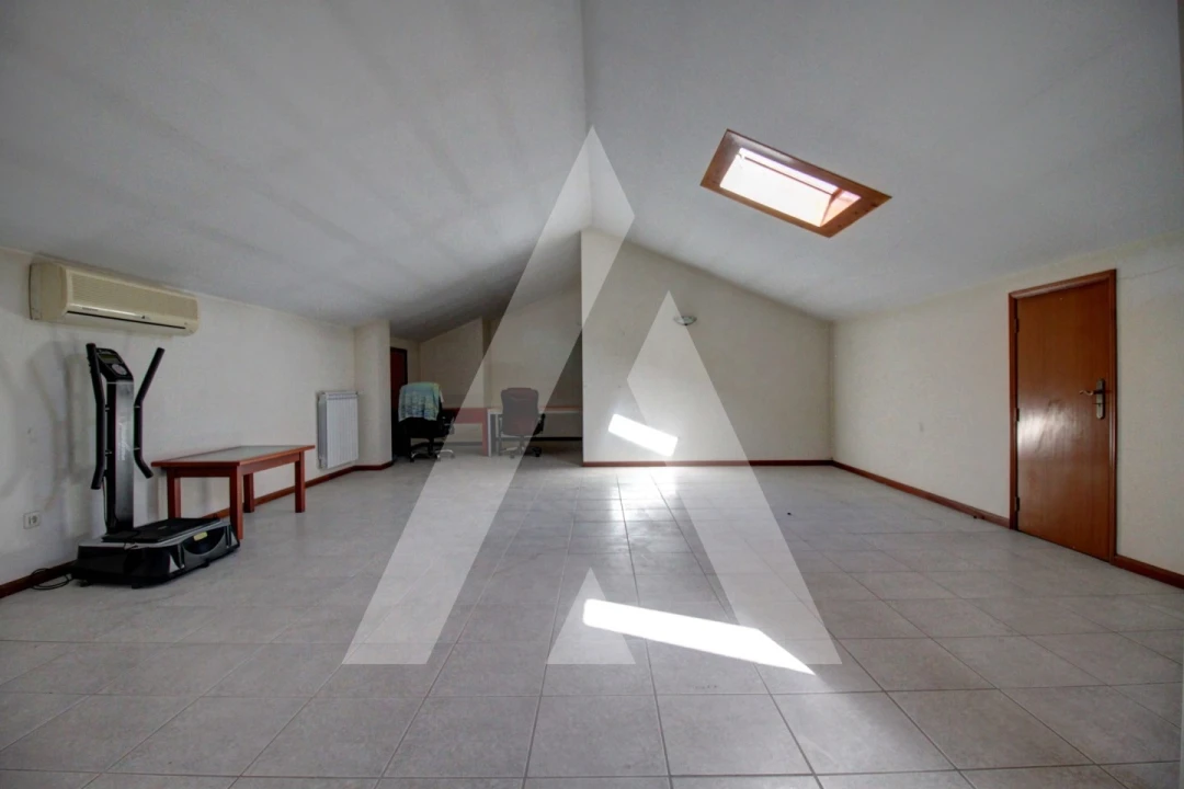 Apartamento T4 para Venda em Oiã Foto 25